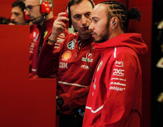 Lewis Hamilton a boxban